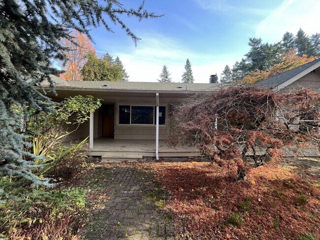 Building Photo - Beautiful 3-Bedroom Home with Remodeled Kitchen, Dual Living Spaces & Spacious Backyard