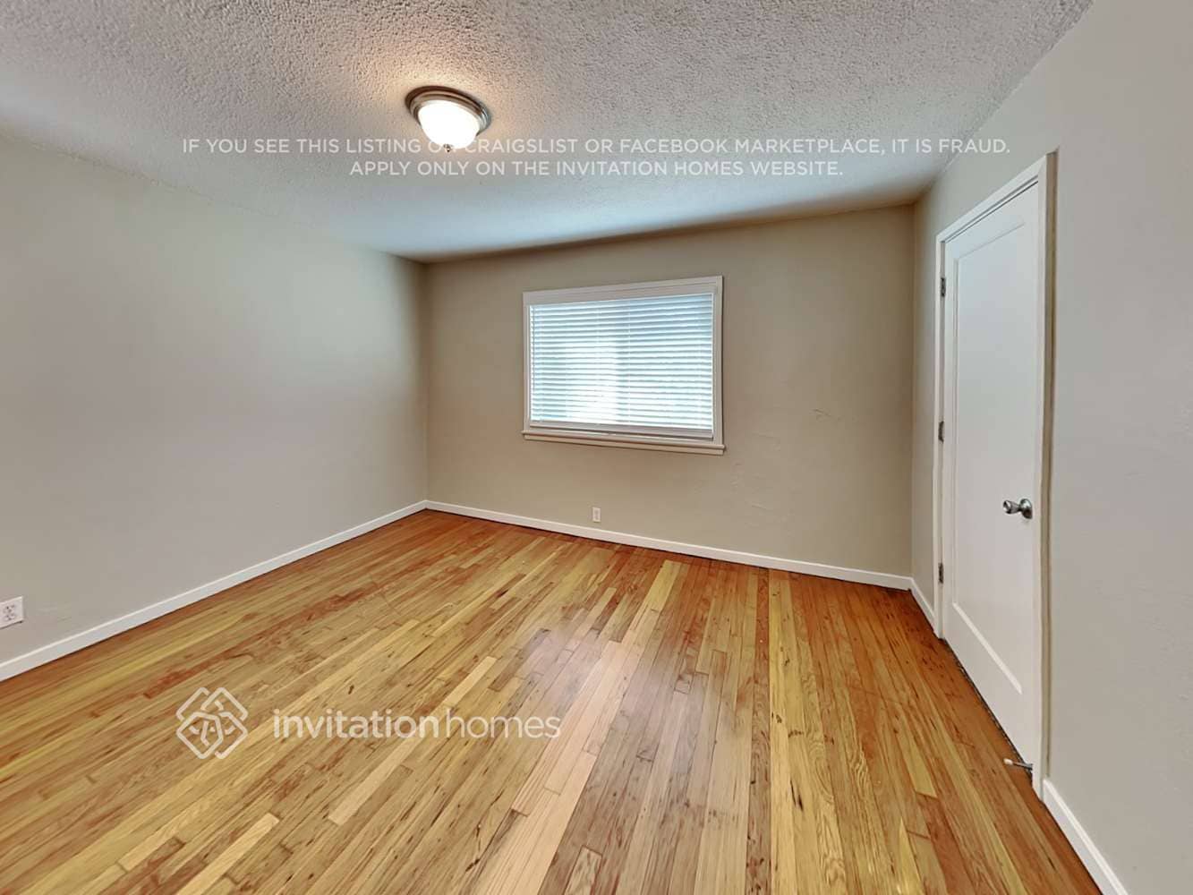 Building Photo - 2305 Carlsbad Ave