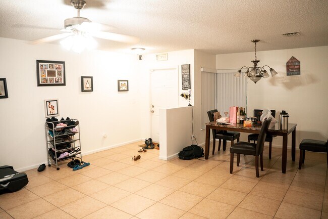 Building Photo - 3381 Turtle Cove
