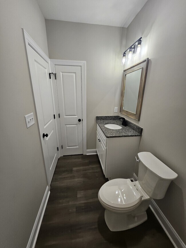 Building Photo - 434 Lancaster Rd