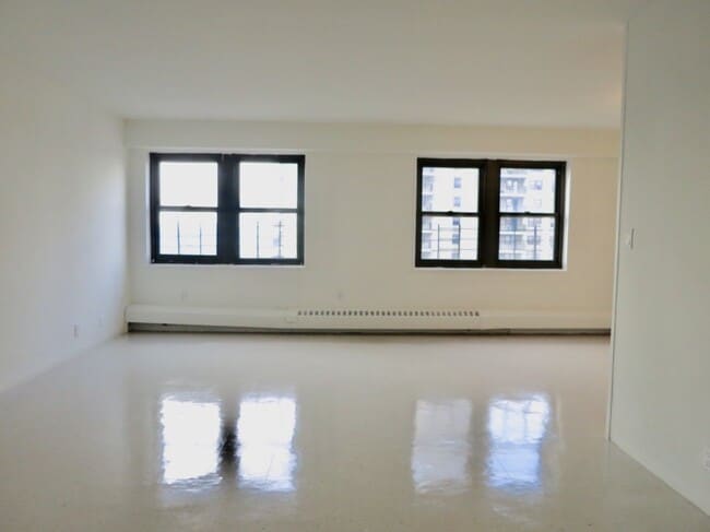 Primary Photo - 1370 Saint Nicholas Avenue