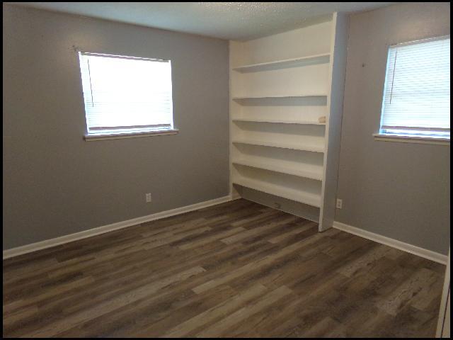Building Photo - 908 Greenlea Dr