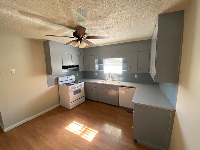 Building Photo - 4029 Stone Dr