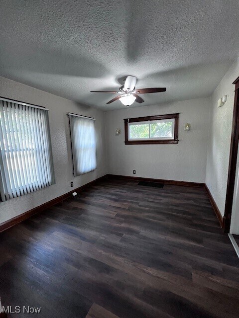 Building Photo - 29 Crestline Pl