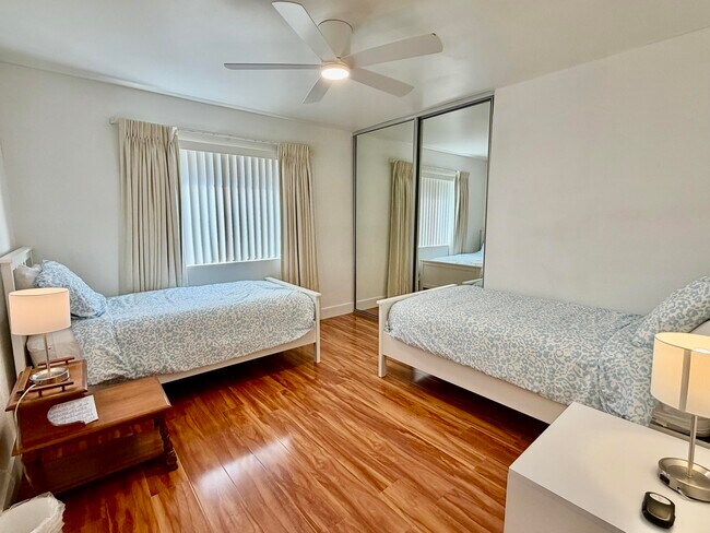 Building Photo - 316 Sierra Madre S