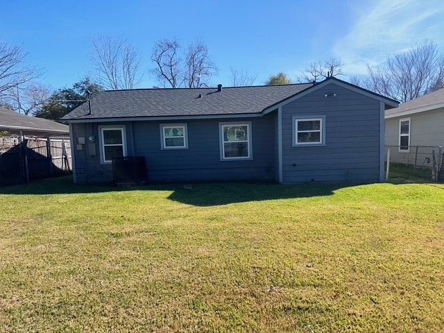 Building Photo - 5425 Bataan Rd