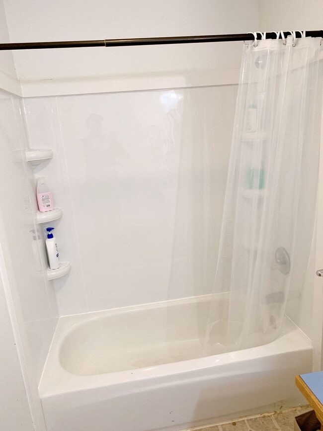 Building Photo - 3+bdrm/1 bath house with garage + large ya...
