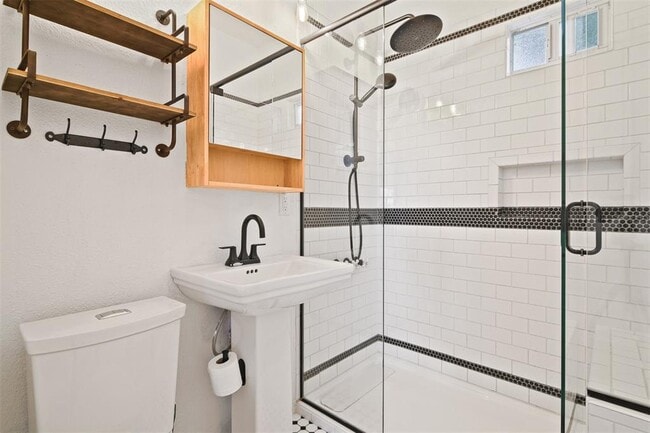 Building Photo - 315 S Prescott St