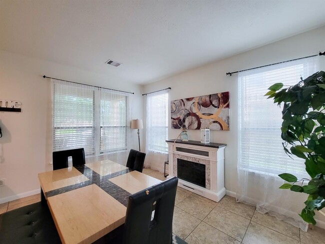 Building Photo - 5046 Longlane Dr