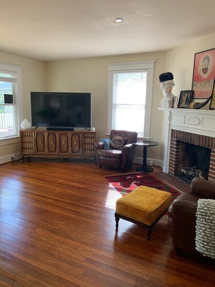 Building Photo - 5 Murray Ave