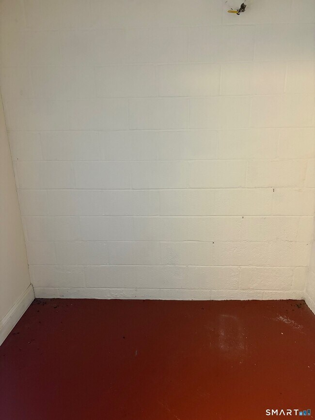 Building Photo - 261 Millard St