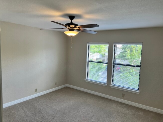 Building Photo - 9814 Kelton Dr
