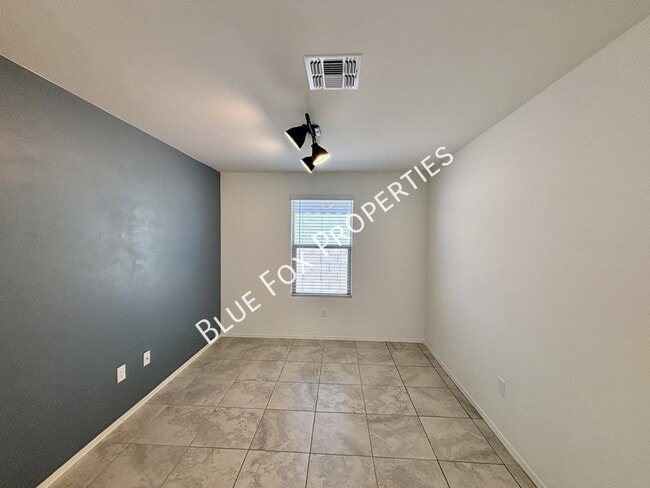 Building Photo - 8823 E Stone Meadow Cir