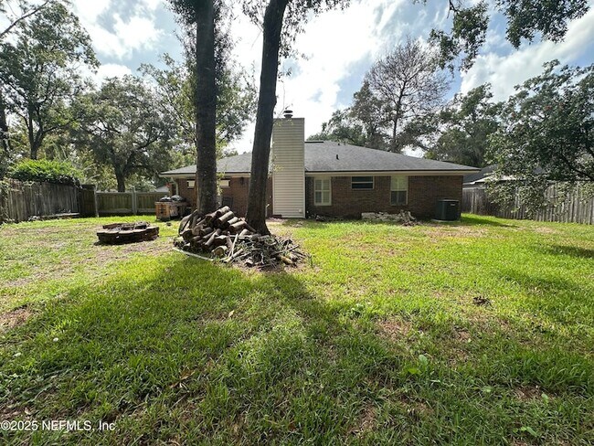 Building Photo - 10373 Birchfield Dr