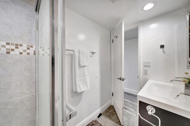 Building Photo - 516 Osprey Dr