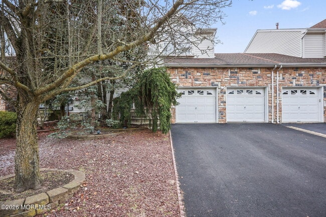 Building Photo - 10 Kinglet Ave