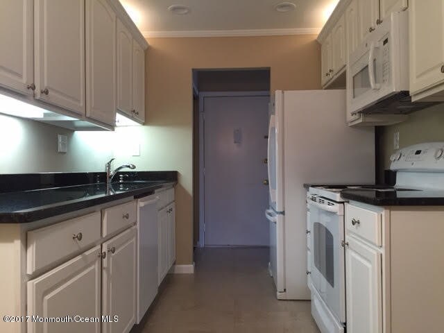 Primary Photo - 84 Amberly Dr