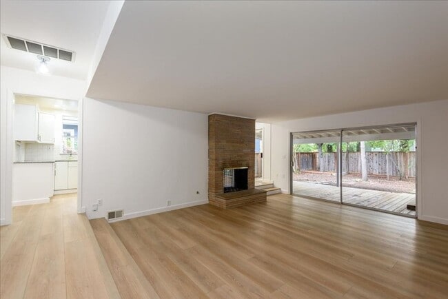 Building Photo - 726 14th Avenue-