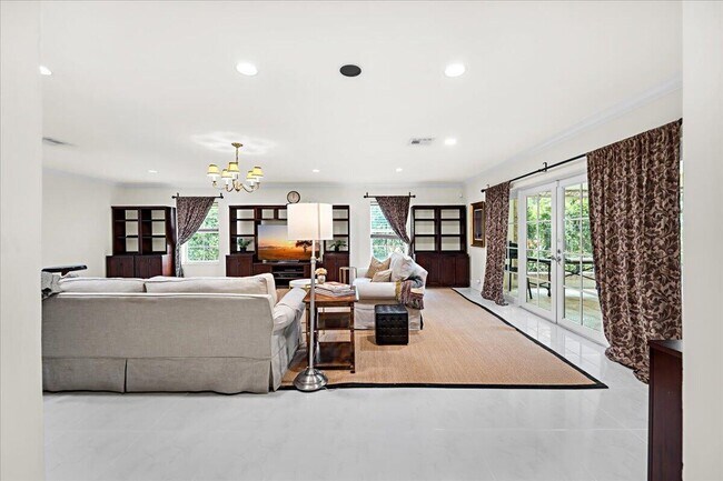 Building Photo - 2908 Banyan Blvd Cir NW