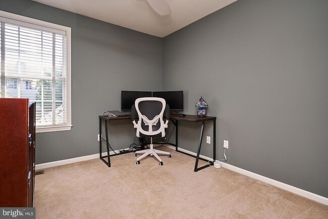 Building Photo - 138 Whispering Oaks Dr