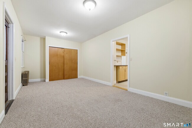 Building Photo - 46 Main St