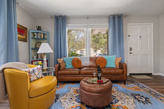 Building Photo - 500 Oak Ave