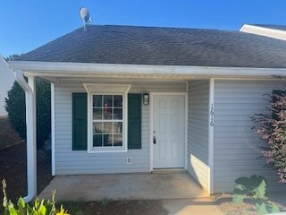 Primary Photo - 1616 Summerwoods Cir