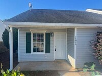 Building Photo - 1616 Summerwoods Cir