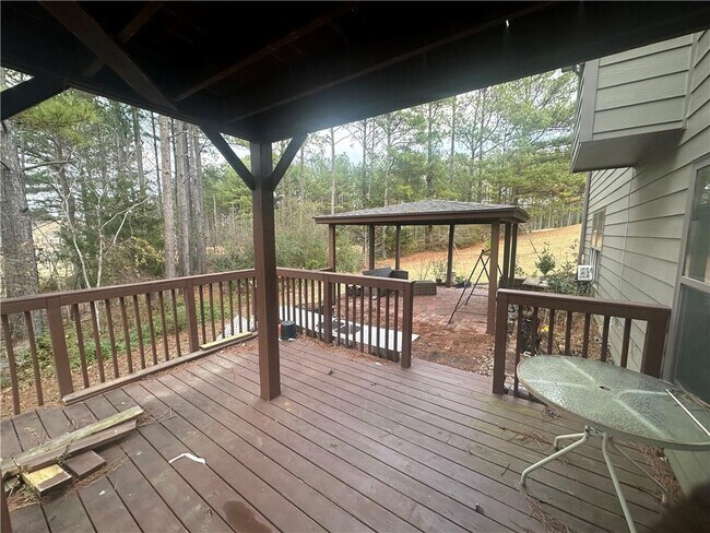 Building Photo - 61 Longwood Ct