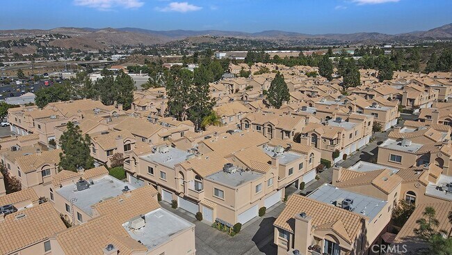 Building Photo - 18818 Vista Del Canon