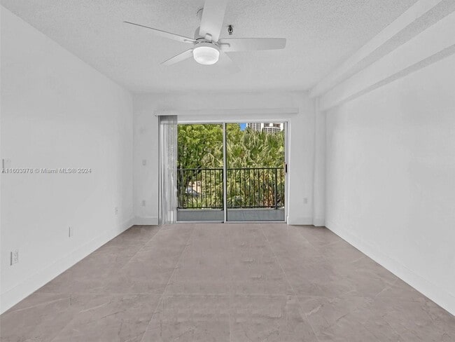 Building Photo - 250 181 Dr