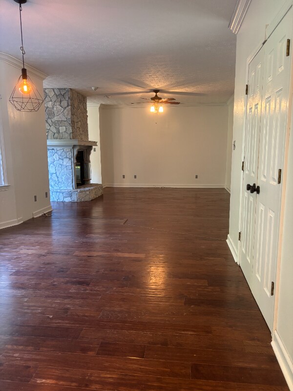 Building Photo - 2068 Lakewood Cir SW