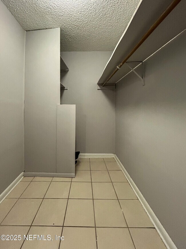Building Photo - 1122 Woodruff Ave