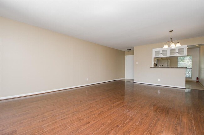 Building Photo - 9033 Rue Cambon St