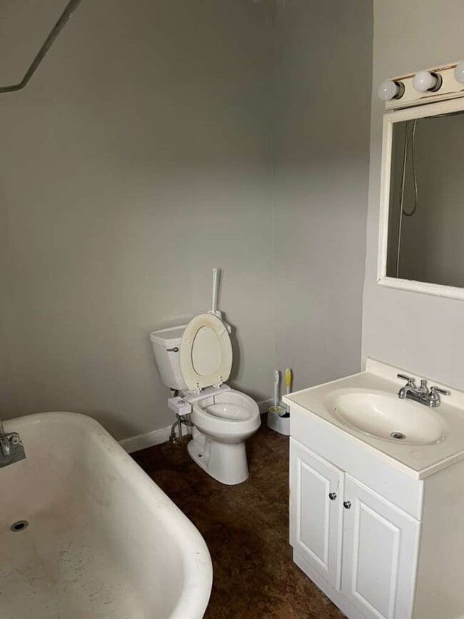 Building Photo - 436 Crawford Ave