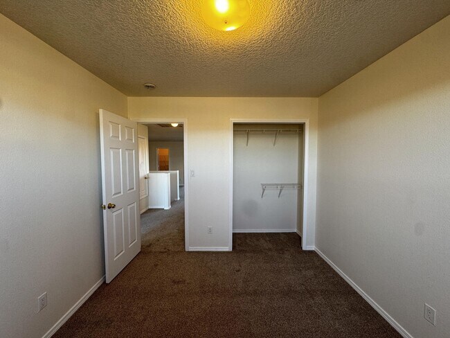 Building Photo - 8300 Bluffs Edge Pl NW