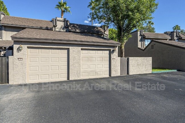 Building Photo - 2232 W Lindner Ave