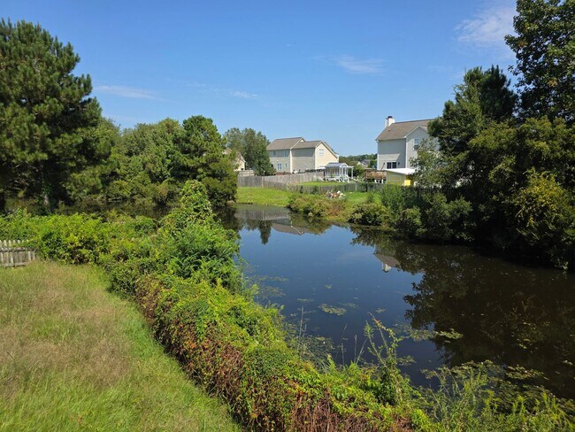 Building Photo - 184 E Ridge Ct