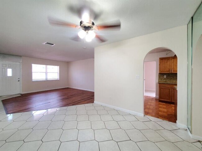 Building Photo - 3377 NW 22nd St