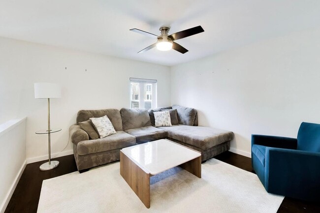 Building Photo - 1865 N Dayton St