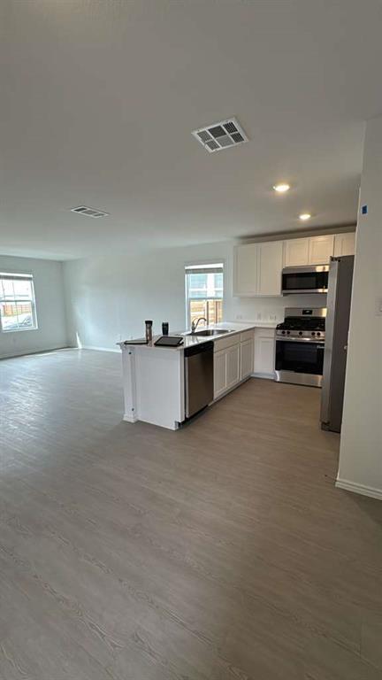 Building Photo - 379 Keefer