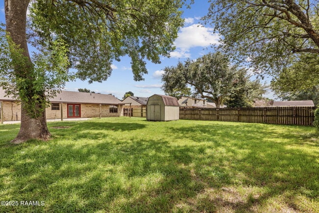 Building Photo - 209 Titan Dr