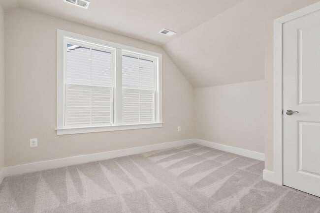 Building Photo - 625 Lipizzan Dr SW