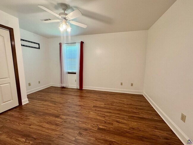 Building Photo - 1127 Alderly Ln
