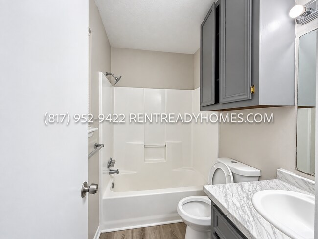 Building Photo - 2528 Pinon Ct