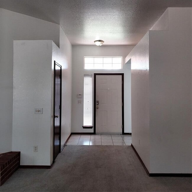 Building Photo - 16220 Sugar Loaf Dr