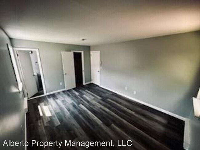 Building Photo - 2 br, 1.5 bath House - 2505 Lexington Ct.