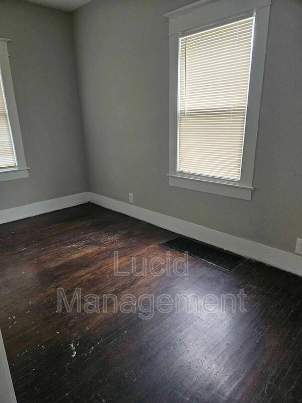 Building Photo - 1332 Sale Ave