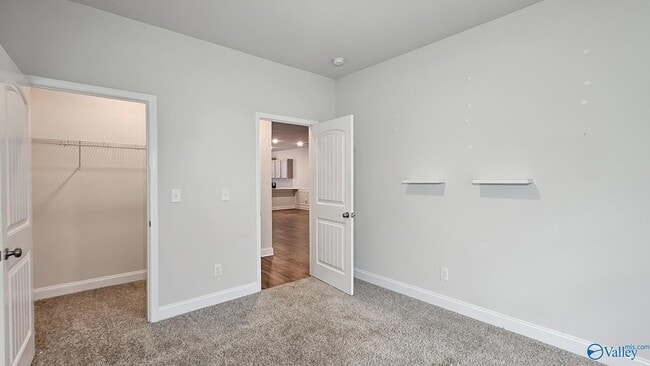 Building Photo - 403 Edgebrook Dr