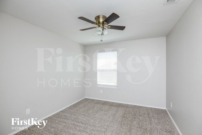 Building Photo - 8932 Puerto Vista Dr